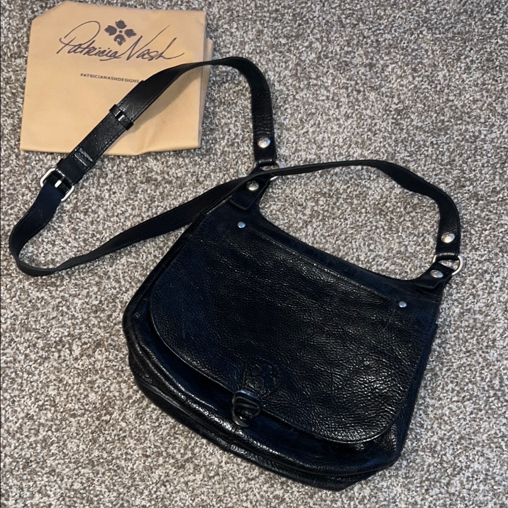 Patricia Nash Black Saddle Bag with Embossed Leather London Model - Picture 2 of 8